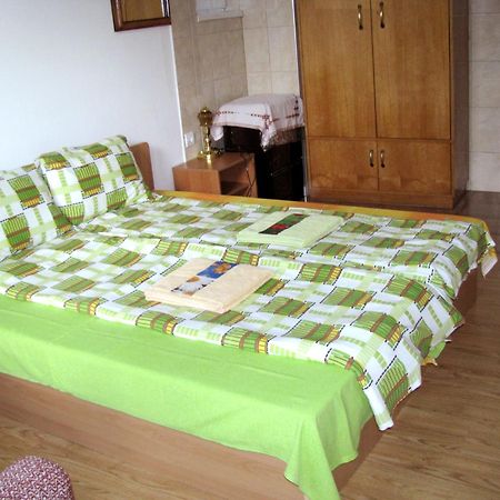 Guest House Familia Samovodene Extérieur photo