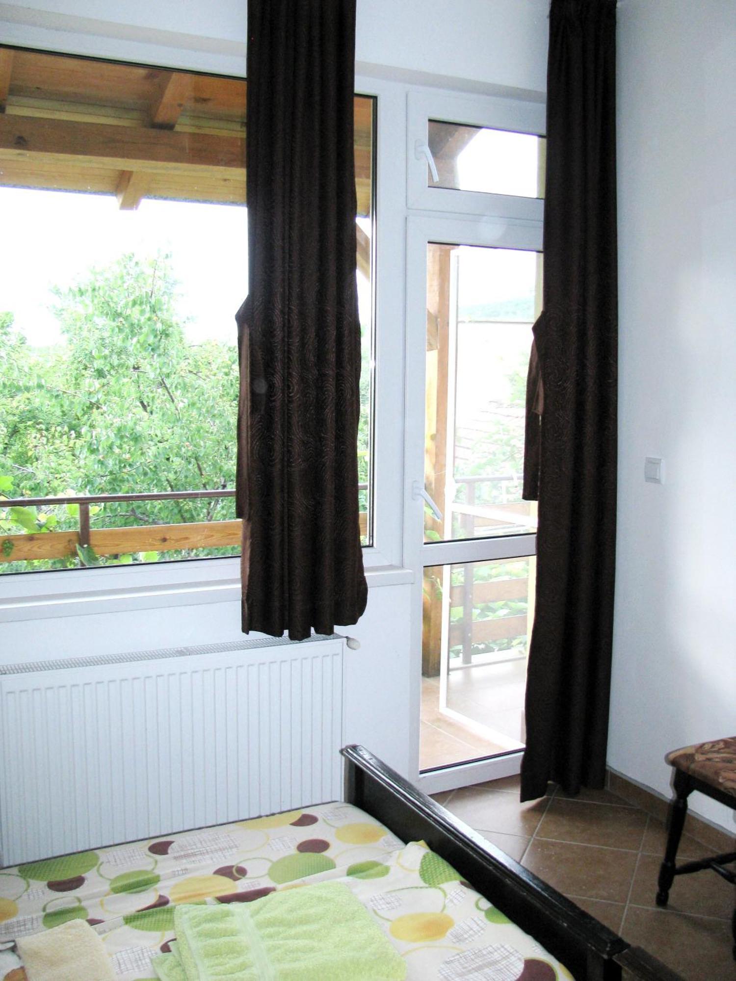 Guest House Familia Samovodene Extérieur photo