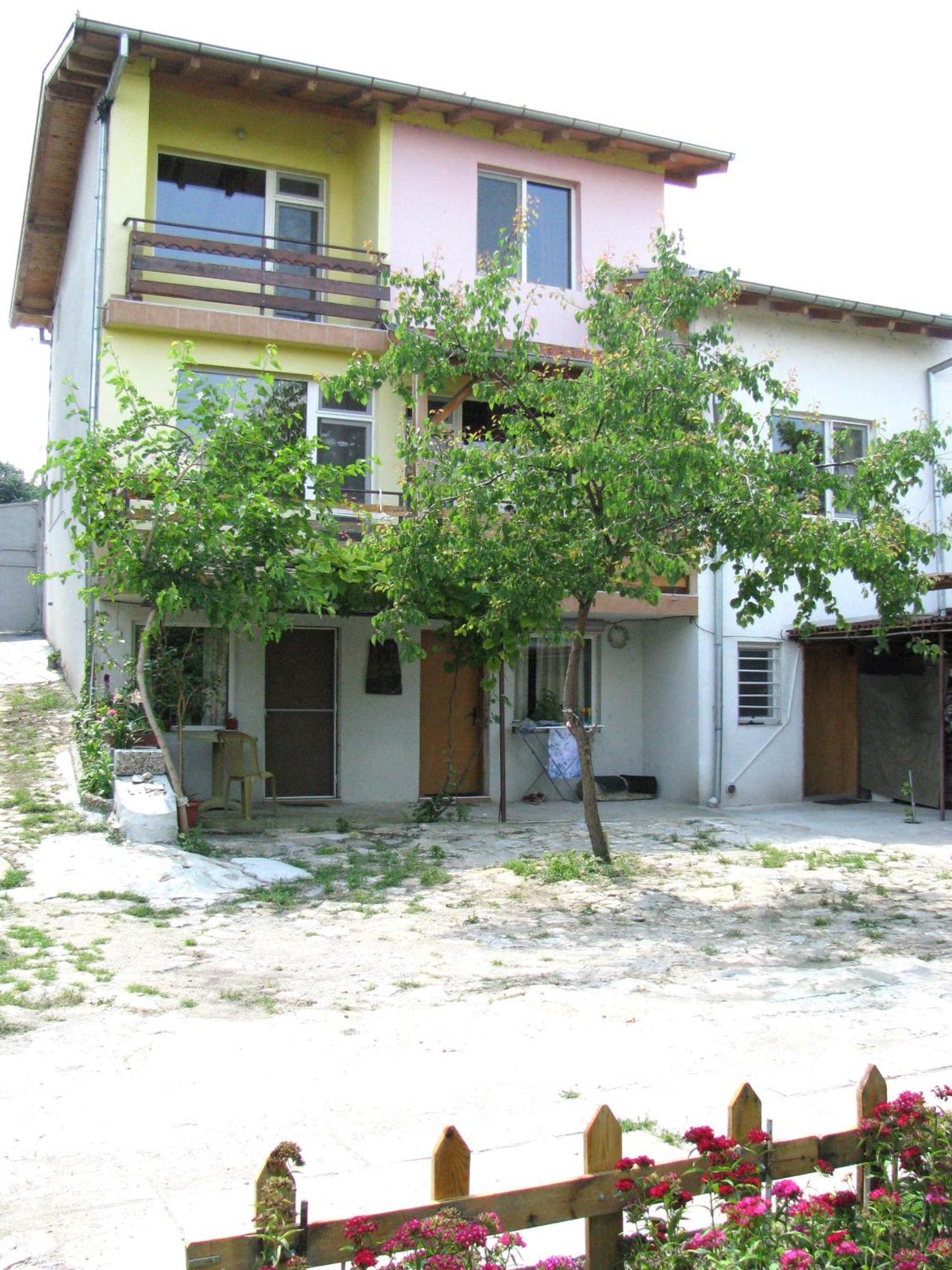 Guest House Familia Samovodene Extérieur photo