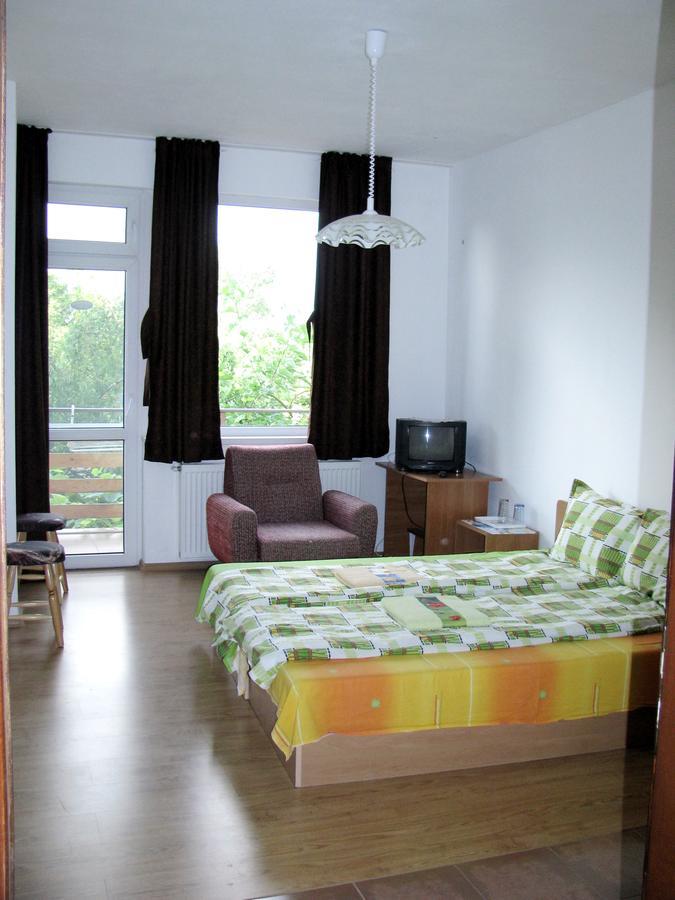 Guest House Familia Samovodene Extérieur photo